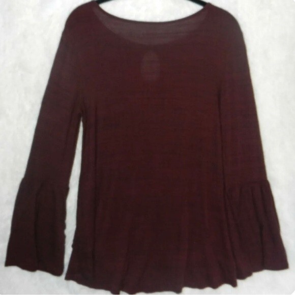 Long bell sleeve wine burgundy knit top size medium - Picture 3 of 4